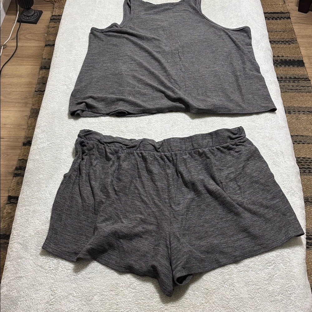 Maurice’s 2 piece Gray Lounge Set 2X - Picture 2 of 2